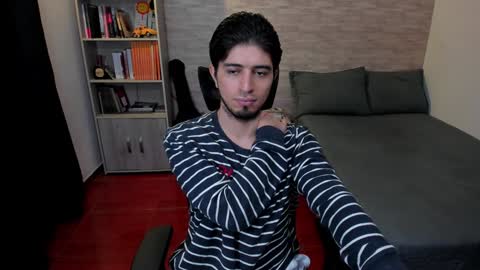 Aaron online show from February 7, 7:17 pm