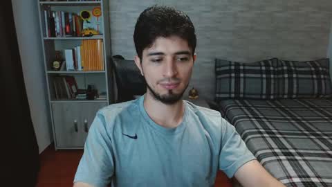 Aaron online show from September 27, 8:17 pm