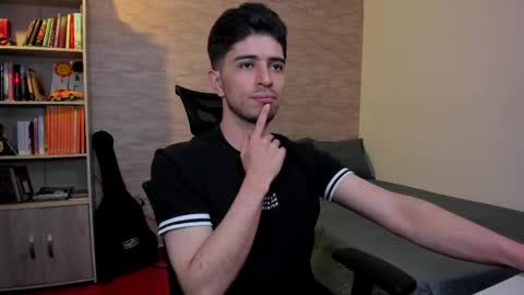 Aaron online show from March 3, 8:54 pm