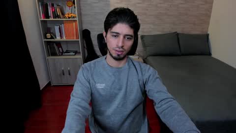 Aaron online show from February 5, 8:57 pm