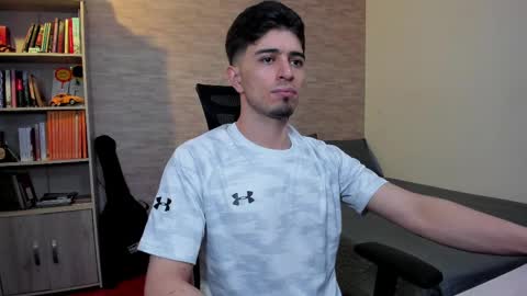 Aaron online show from February 27, 9:14 pm