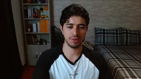 Aaron online show from February 20, 8:11 pm