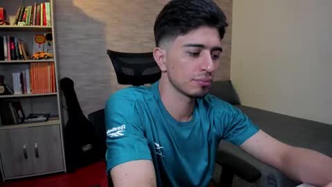 Aaron online show from February 26, 11:19 pm