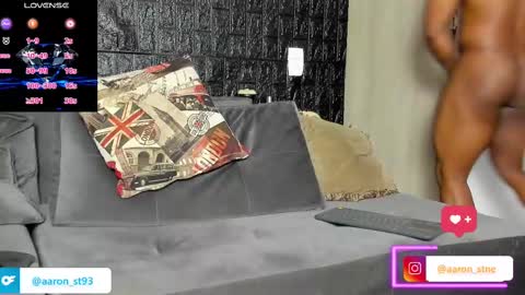 Snapshot of aaron_st chatting on February 14, 10:07 am Aaron online show from February 14, 10:07 am