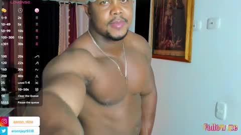 Snapshot of aaron_st chatting on September 12, 11:07 pm Aaron online show from September 12, 11:07 pm