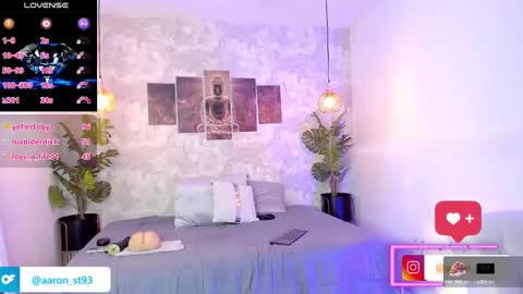 Snapshot of aaron_st chatting on February 27, 6:53 pm Aaron online show from February 27, 6:53 pm