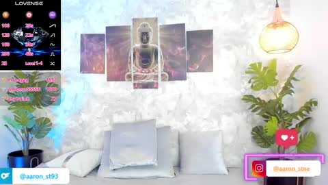 Snapshot of aaron_st chatting on February 18, 1:44 pm Aaron online show from February 18, 1:44 pm