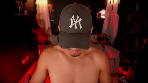 AARON  online show from October 3, 11:29 am