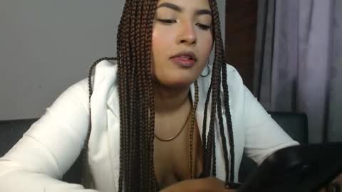 abbie777 online show from October 27, 9:59 pm