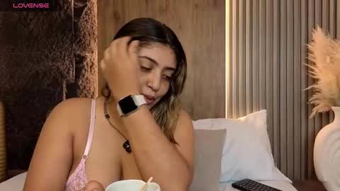 Abbygail online show from November 18, 1:03 pm