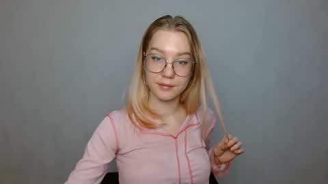 Snapshot of abbymoore__ chatting on January 29, 12:13 pm Abby Lovense is active online show from January 29, 12:13 pm