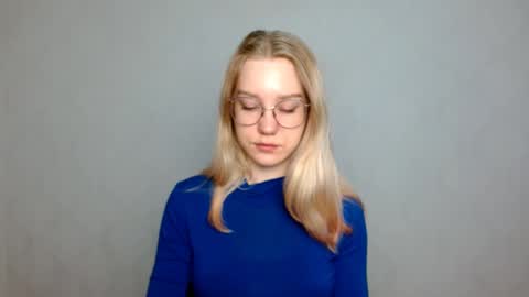 Snapshot of abbymoore__ chatting on February 26, 7:34 am Abby Lovense is active online show from February 26, 7:34 am