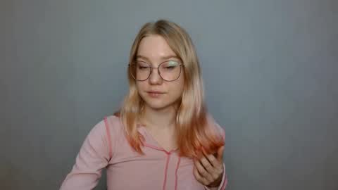 Snapshot of abbymoore__ chatting on January 12, 12:44 pm Abby Lovense is active online show from January 12, 12:44 pm