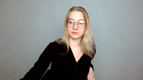 Snapshot of abbymoore__ chatting on March 3, 8:27 am Abby Lovense is active online show from March 3, 8:27 am