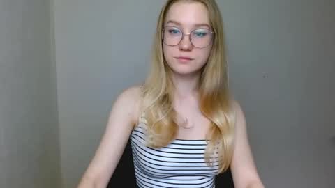 Abby Lovense is active online show from December 20, 3:30 pm