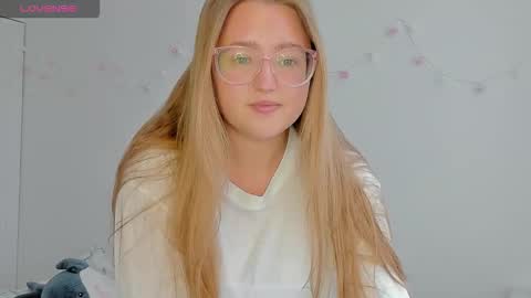 Abby    Stream at Sat  Sun  Mon  Fri online show from September 20, 1:47 pm