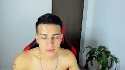 Independence model AbelAsburgo online show from April 15, 6:39 am