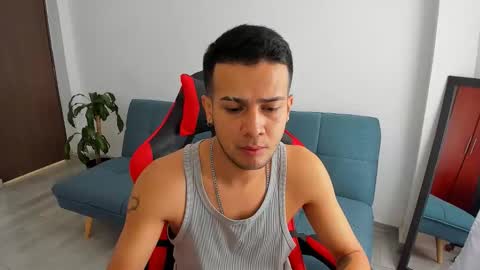 Independence model AbelAsburgo online show from March 23, 6:57 pm