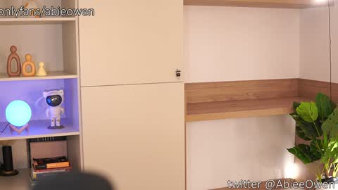 abie_owen online show from November 2, 9:26 pm