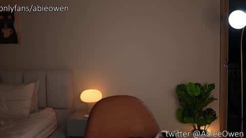 abie_owen online show from March 23, 11:21 pm