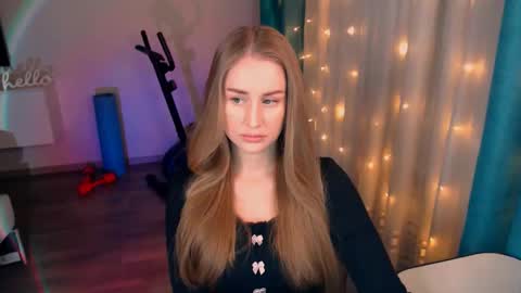 Anna online show from February 8, 6:11 pm