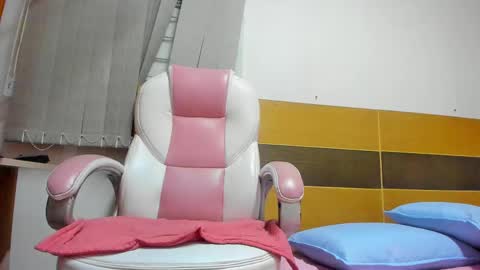 Abigail online show from February 28, 3:04 am