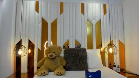 abril_cooper11 online show from November 10, 11:13 am