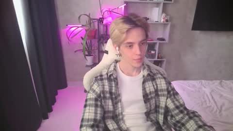 abslut online show from February 26, 9:12 am