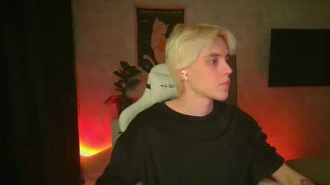 abslut online show from November 10, 1:36 pm