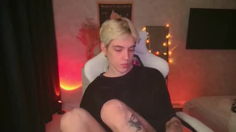 Snapshot of abslut chatting on October 26, 4:06 pm abslut online show from October 26, 4:06 pm