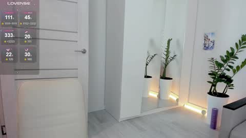 Anna FANSLY yesacid online show from November 16, 12:56 am