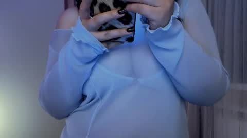 my inst   love inside 17 online show from September 14, 7:37 pm