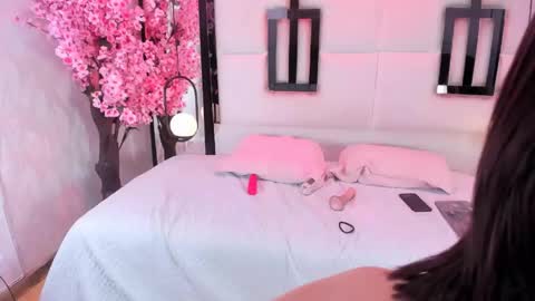    online show from April 21, 2:51 am