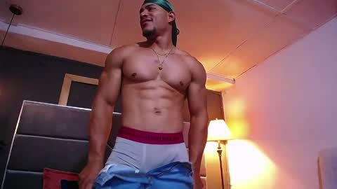 adam_fit19cm online show from April 29, 2:00 pm