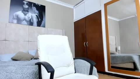 adam_piarse online show from October 18, 3:16 pm