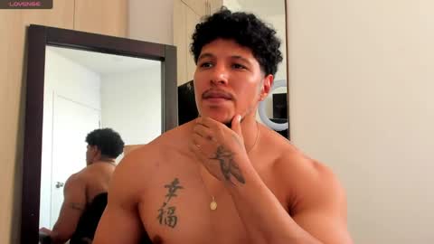 adambrocs1 online show from April 15, 10:43 pm