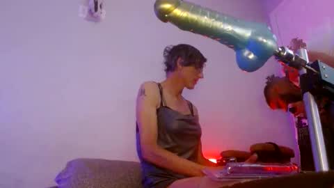 TaylorSexbot online show from April 7, 6:32 pm