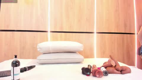 adela chase online show from October 18, 3:22 am