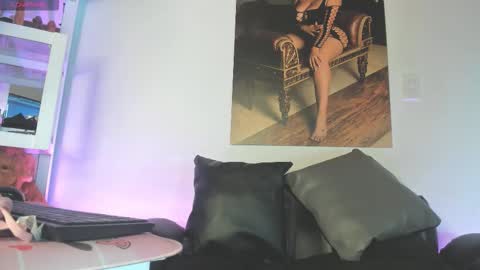 adelamorales online show from February 12, 10:02 pm