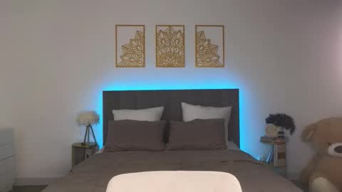 Adele online show from March 28, 8:32 pm