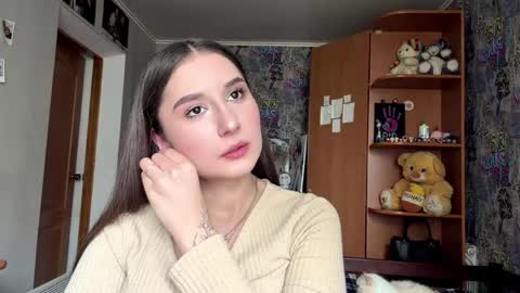 Poly online show from April 20, 11:46 am