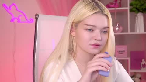 Adele  2200 -700  1000  UTCGMT 100 online show from April 24, 3:08 am