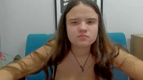 adelecruzz online show from February 4, 1:15 pm