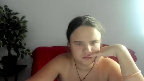 adelecruzz online show from September 20, 1:58 pm