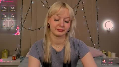 adelesilvy online show from March 18, 2:06 am