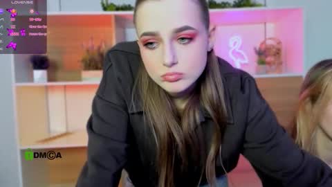 all three for u online show from November 12, 12:18 pm