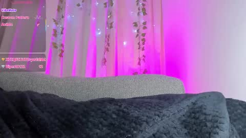 adelinaconte1 online show from March 7, 5:13 pm