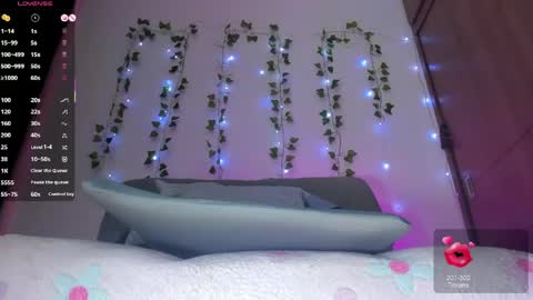 adelinaconte1 online show from May 15, 10:50 pm