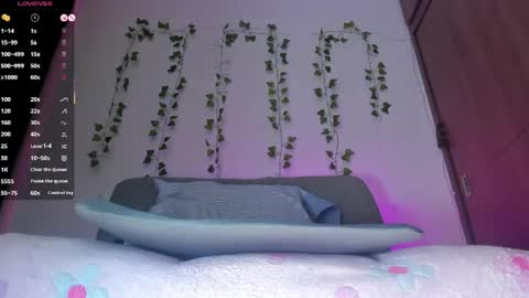 adelinaconte1 online show from May 15, 11:01 pm