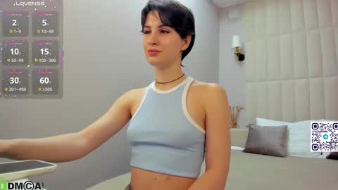 Adeline Perle online show from September 27, 3:15 am